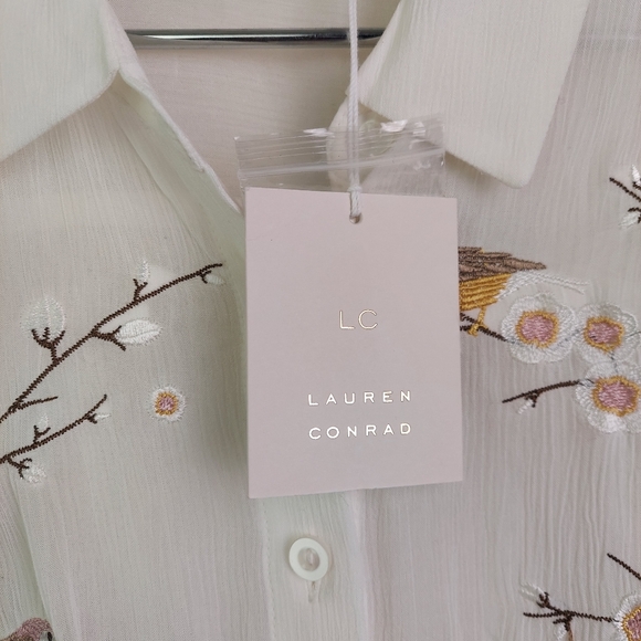 Embroidered White Blouse - Picture 3 of 11